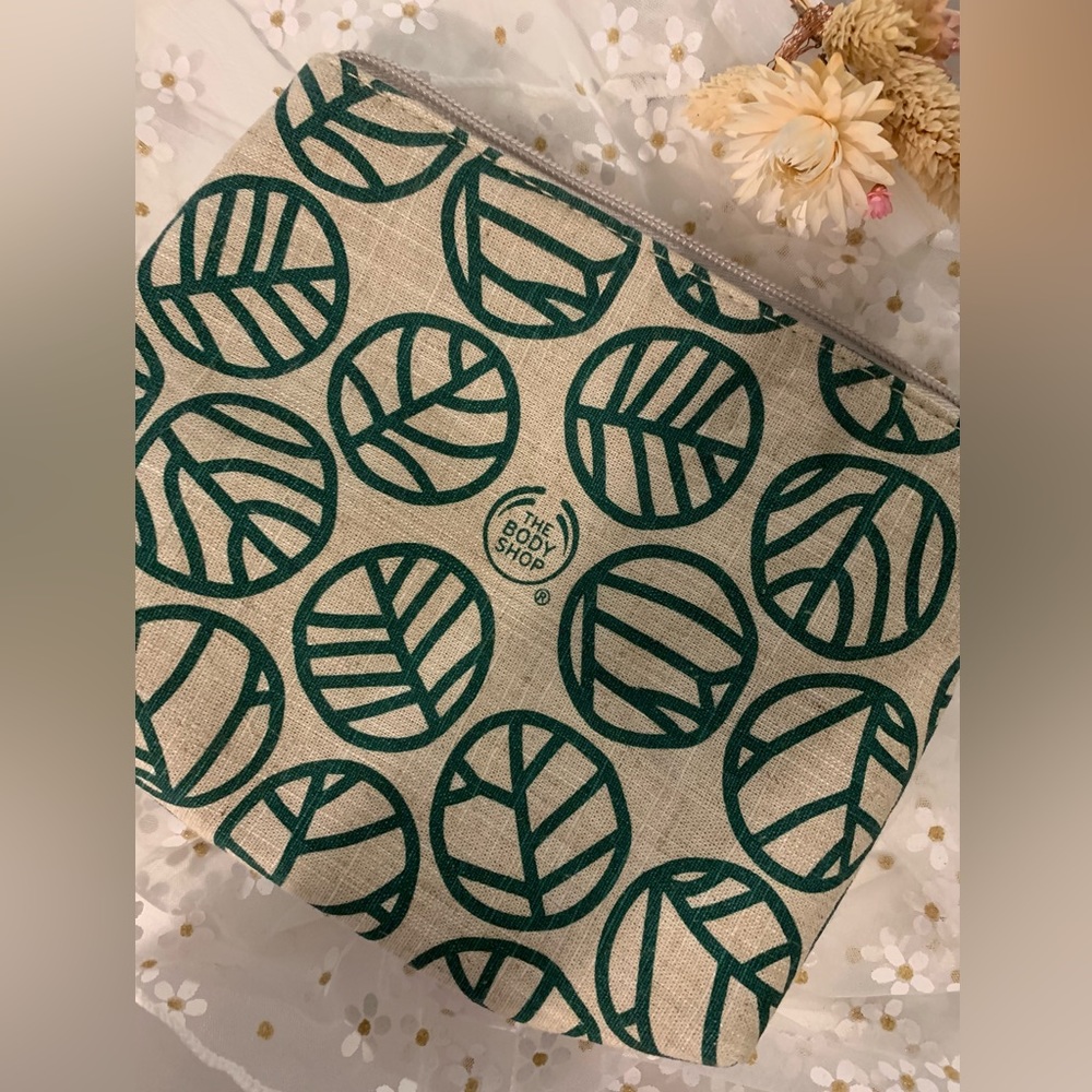 The Body Shop Cotton/Linen Blend Makeup/Travel Bag